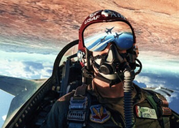 Συνετρίβη Μαχητικό της Μοίρας Επιδείξεων των ΗΠΑ …Σώος ο Χειριστής(video)