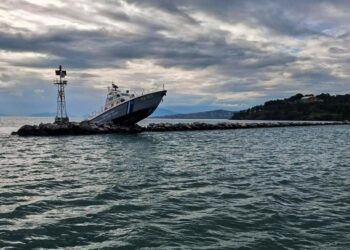Πρόσκρουση σκάφους του Λιμενικού στον Βόλο: Έρευνα για τα αίτια του συμβάντος
