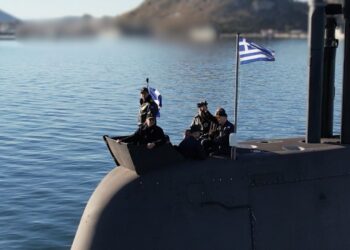 Στην άσκηση «Περισκόπιο» του Πολεμικού Ναυτικού…Εν πλω με Υ/Β ο Νίκος Δένδιας
