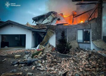 Ζελένσκι για το ρωσικό πλήγμα με 600 drones: «Επίθεση εν μέσω διαπραγματεύσεων – Αυτές είναι οι προτεραιότητες της Μόσχας»