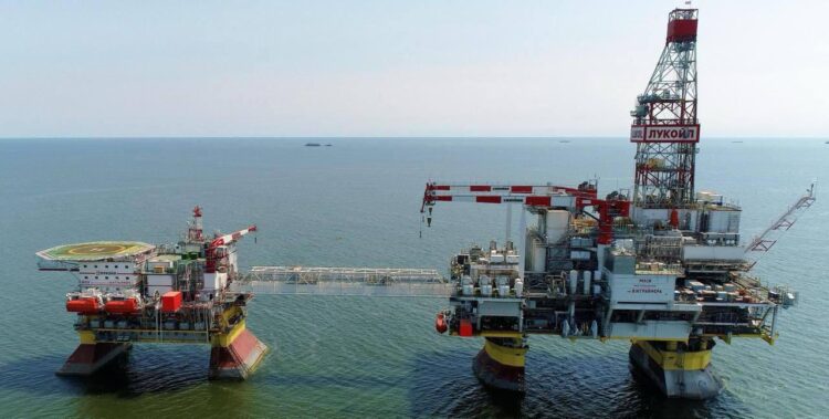 Κασπία Θάλασσα: Ουκρανικά drones πλήττουν ρωσική εξέδρα της Lukoil