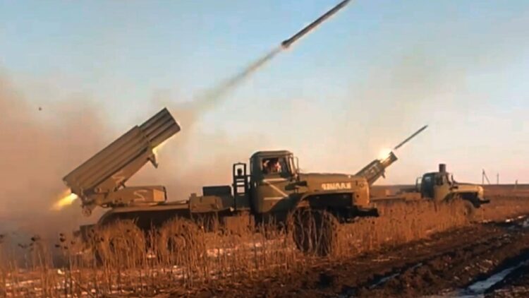 Οδησσός: Ρωσικά πλήγματα καίνε τον μεγαλύτερο τερματικό φυτικών ελαίων – Οκτώ νεκροί