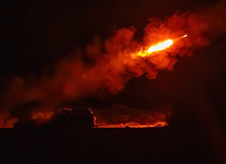 Εντυπωσιακές φωτογραφίες από Βολές Μονάδων Πυροβολικού και Πεζικού στο Πεδίο Βολής Πετρωτών