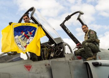 Ο Θεός του πολέμου Άρης, κρατώντας μία βόμβα…H Ιστορία της 338 Μοίρας