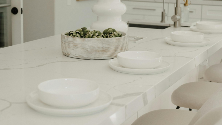 Ιδέες διακόσμησης που δίνουν στην κουζίνα σου πιο ζεστή και μοντέρνα αίσθηση