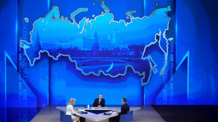 Αμετακίνητος ο Πούτιν στο εδαφικό της Ουκρανίας – Το μήνυμα με τον χάρτη πίσω του