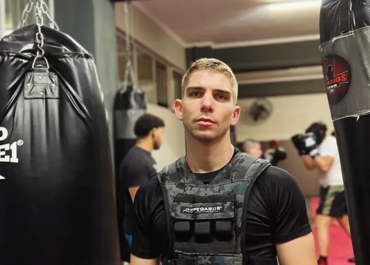 Το ξύλο της Αρκούδας  σε αγώνα kickboxing στη Σερβία…Κατά του Έλληνα πρωταθλητή