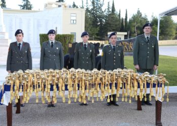 τελετή επίδοσης ξιφών σε περισσότερους από 180 αξιωματικούς του ΣΞ …Προερχόμενους εξ Υπαξιωματικών στην ΑΣΔΥΣ .