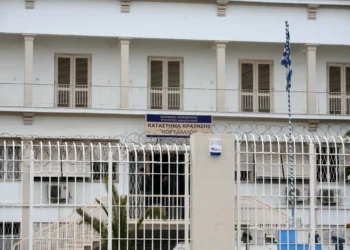 Έφοδος της ΕΛ.ΑΣ. στον Κορυδαλλό: Μαχαίρι, ναρκωτικά και κινητό σε κελιά