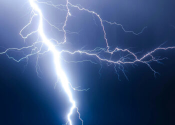 Μήνυμα 112 σε Εύβοια και Βοιωτία: Σύσταση για περιορισμό μετακινήσεων λόγω κακοκαιρίας