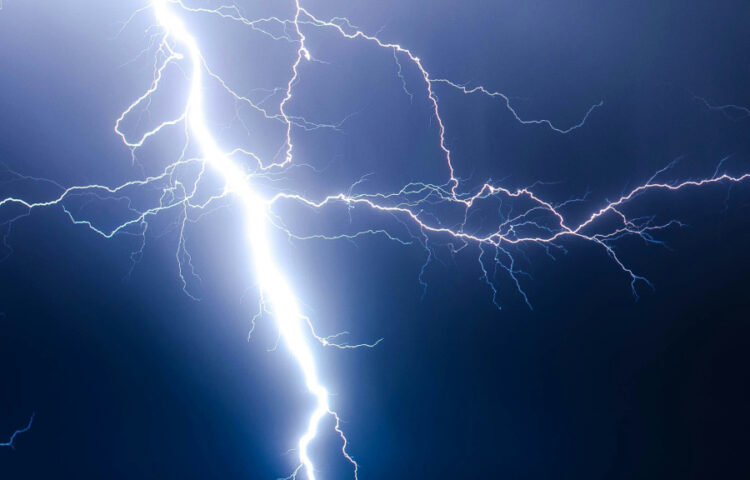 Μήνυμα 112 σε Εύβοια και Βοιωτία: Σύσταση για περιορισμό μετακινήσεων λόγω κακοκαιρίας