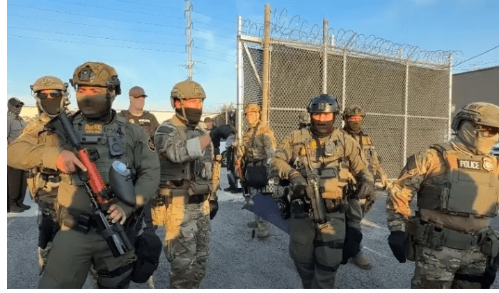 Σταδιακή αποχώρηση ομοσπονδιακών πρακτόρων της ICE από τη Μινεάπολη