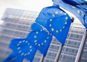 Κομισιόν προς Τραμπ για τη Γροιλανδία: Σεβασμός στην κυριαρχία και το διεθνές δίκαιο