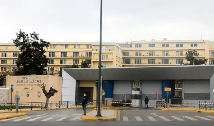 Κατηγορηματική διάψευση ΥΠΕΘΑ για δήθεν πώληση κτιρίου του Πολεμικού Ναυτικού