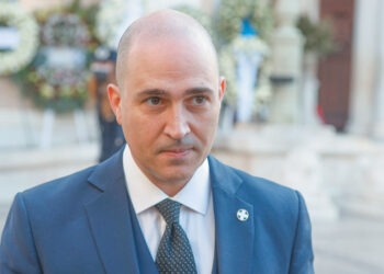 Μπογδάνος για Δένδια – Καιρίδη: «Τον κατσάδιασε για τα μάτια της Κωνσταντοπούλου»