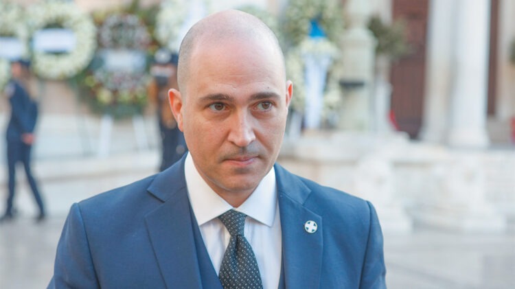 Μπογδάνος για Δένδια – Καιρίδη: «Τον κατσάδιασε για τα μάτια της Κωνσταντοπούλου»