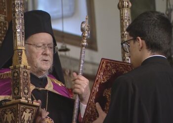 Live η Πατριαρχική Δοξολογία στο Φανάρι…Ρίψη του Τιμίου Σταυρού στα νερά του Κεράτιου Κόλπου.