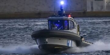Καταδίωξη του Λ/Σ σε Ταχύπλοο σκάφος με Λαθρομετανάστες  επιβαίνοντες στις ακτές της ν.Χίου