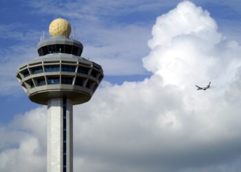 Τεχνικό πρόβλημα στο FIR Αθηνών «παγώνει» τις πτήσεις – Χωρίς επικοινωνία πύργοι και αεροσκάφη