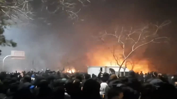 Πλήρης ψηφιακός αποκλεισμός στο Ιράν: Το καθεστώς μπλόκαρε ακόμη και το Starlink