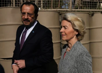 Ούρσουλα φον ντερ Λάιεν από την Πράσινη Γραμμή: Προτεραιότητα για την ΕΕ η λύση του Κυπριακού