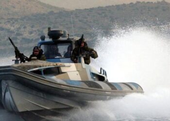 Καταδίωξη ταχυπλόου με λαθρομετανάστες σε Λέσβο και Φαρμακονήσι