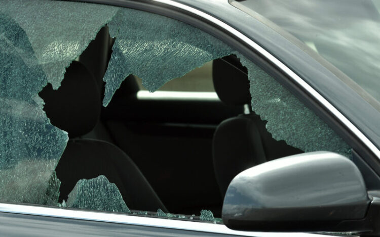 Στον Ανακριτή οδηγείται Οπλίτης … που «γάζωσε» το σπίτι και το αυτοκίνητο του 35χρονου.