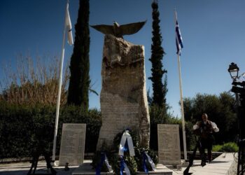 Ο ΥΦΕΘΑ Δαβάκης σε εκδήλωση μνήμης για πεσόντες Λάκωνες αεροπόρους