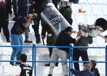 Σύλληψη -3- ατόμων κατά τη διάρκεια ποδοσφαιρικού αγώνα σε γήπεδο της Αττικής