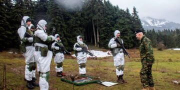 Ο Α/ΓΕΣ παρακολούθησε τη χειμερινή εκπαίδευση των Σπουδαστών της ΣΜΥ στο Περτούλι