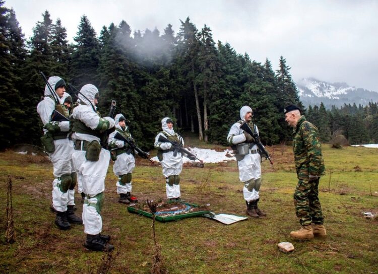 Ο Α/ΓΕΣ παρακολούθησε τη χειμερινή εκπαίδευση των Σπουδαστών της ΣΜΥ στο Περτούλι