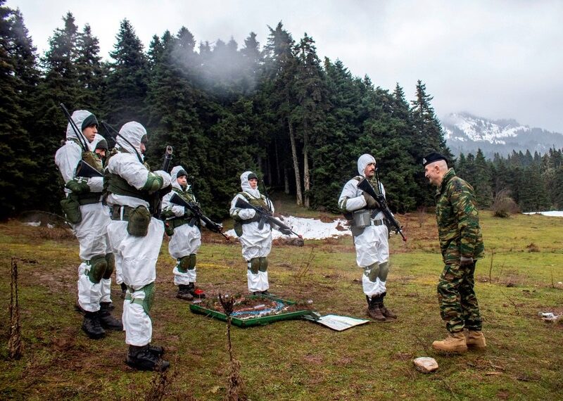 Ο Α/ΓΕΣ παρακολούθησε τη χειμερινή εκπαίδευση των Σπουδαστών της ΣΜΥ στο Περτούλι