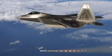 F-22 Raptor στο Ισραήλ: Επίδειξη αμερικανικής ισχύος πριν τη σύγκρουση με το Ιράν