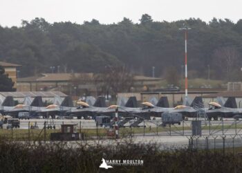 Αμερικανικά Μαχητικά πλημμύρισαν τη Βάση της Σούδας (vid)