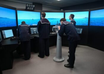 «Με Αρετή και Τόλμη»: Νέα Θητεία και ο υπερσύγχρονος προσομοιωτής στη Σχολή Ναυτικών Δοκίμων