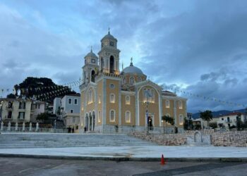 Με λαμπρότητα και κατάνυξη γιορτάζει σήμερα η Καλαμάτα την προστάτιδα και πολιούχο της, Παναγία Υπαπαντή