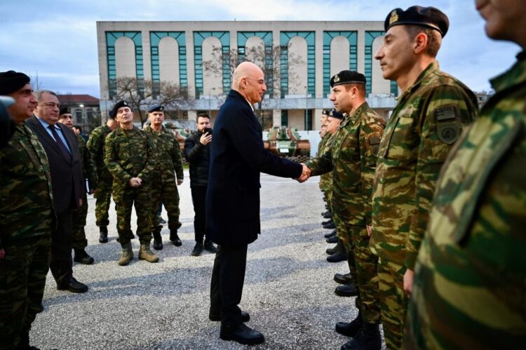 Στην έδρα της XXI Τεθωρακισμένης Ταξιαρχίας ο ΥΕΘΑ