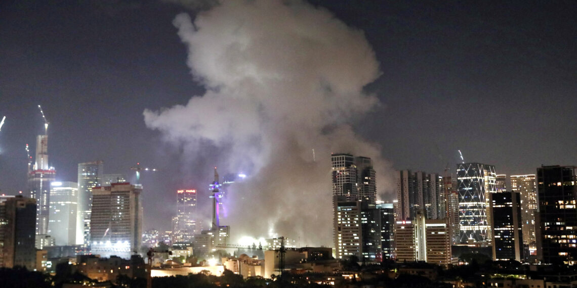 Οι σειρήνες του Πολέμου ήχησαν στο Ισραήλ…Ο υπουργός Άμυνας λέει ότι πρόκειται για προληπτική επίθεση ( video)