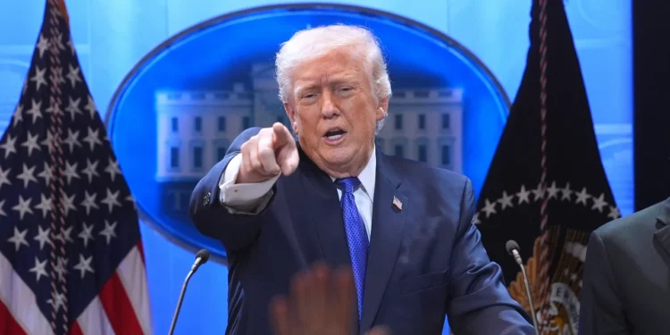 Ο πρόεδρος των ΗΠΑ, Ντόναλντ Τραμπ επιβεβαίωσε την επίθεση στο Ιράν