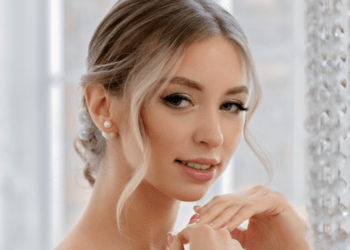 Το τέλειο μακιγιάζ αν παντρεύεσαι στη Σαντορίνη