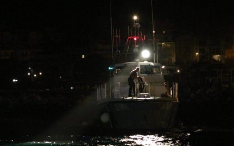 Σοβαρό επεισόδιο στη Χίο Λιμενικού με διακινητές – 14 Νεκροί και τραυματίες (video)