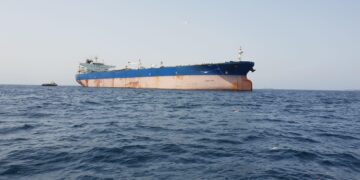 Το Ιράν κλείνει τα Στενά του Ορμούζ εν μέσω έντασης με τις ΗΠΑ