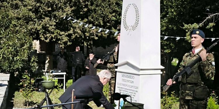 Aποκαλυπτήρια του μνημείου πεσόντων στο Ελευθεροχώρι Δωδώνης…από τον Πρόεδρο της Δημοκρατίας