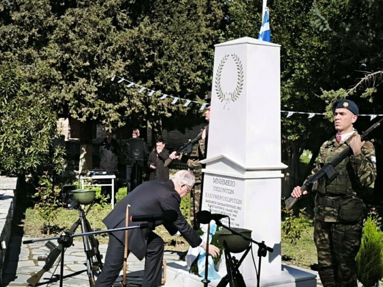 Aποκαλυπτήρια του μνημείου πεσόντων στο Ελευθεροχώρι Δωδώνης…από τον Πρόεδρο της Δημοκρατίας