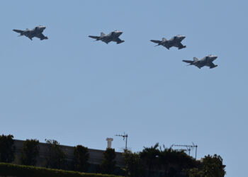 Rafale και F-16 Viper «σκέπασαν» την Ακρόπολη στην πρόβα της 25ης Μαρτίου