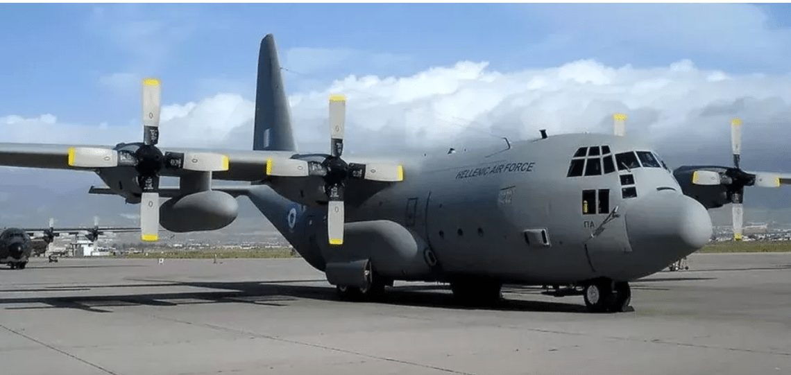 Προσγειώθηκε  στην Πάφο κατά την διάρκεια της νύχτας και ένα μεταγωγικό C-130 της Ελληνικής Πολεμικής Αεροπορίας.