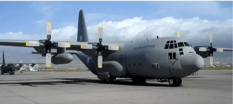 Προσγειώθηκε στην Πάφο κατά την διάρκεια της νύχτας και ένα μεταγωγικό C-130 της Ελληνικής Πολεμικής Αεροπορίας.