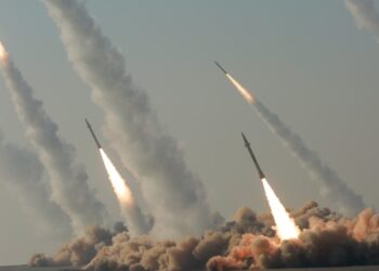 Ιράν: Στόχος αμερικανική ναυτική βάση στο Μπαχρέιν – Πλήγμα αντιποίνων στο Τζουφάιρ