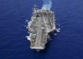 Το Ιράν απειλεί το USS Abraham Lincoln: «Θα το χτυπήσουμε αν μπει στα Στενά του Ορμούζ»