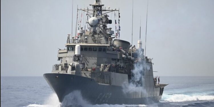 «Ασπίδες»: Συναγερμός για νέα χτυπήματα των Χούθι σε εμπορικά πλοία στην Ερυθρά Θάλασσα